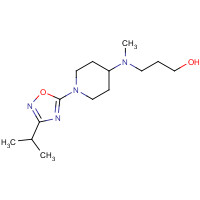 1447123-31-0 3-[methyl-[1-(3-propan-2-yl-1,2,4-oxadiazol-5-yl)piperidin-4-yl]amino]propan-1-ol chemical structure